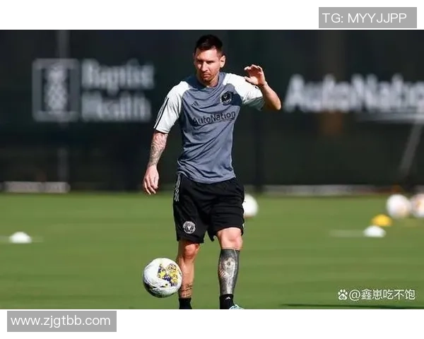 光芒四射的白皙足球明星背后的故事与成就揭秘