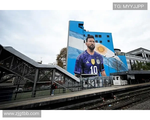 梅西足球明星壁画展现传奇风采与激情瞬间的艺术之旅