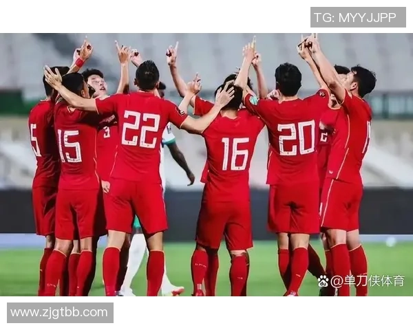 足球明星们齐聚澳门展开友谊赛引发球迷热议与期待 足球明星们齐聚澳门展开友谊赛引发球迷热议与期待